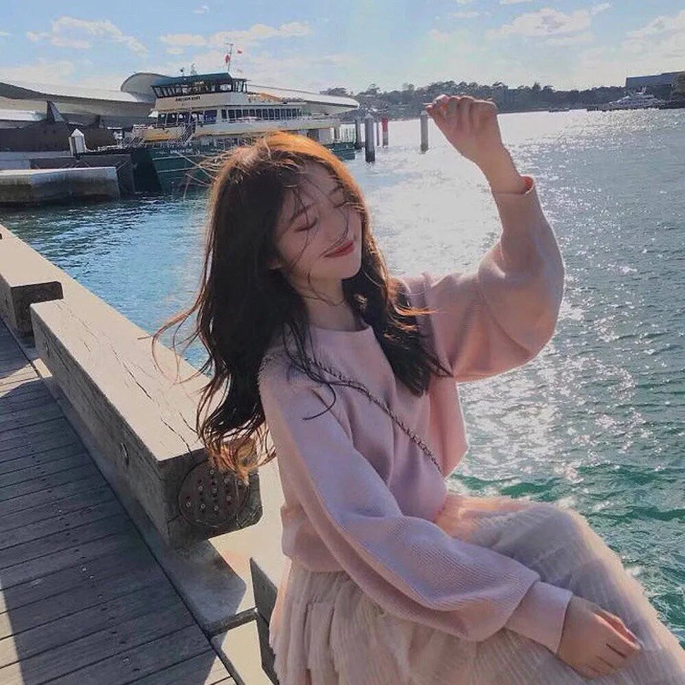 超级英雄女孩:星际游戏